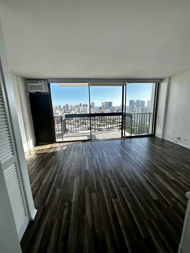 1560 Thurston Ave #1