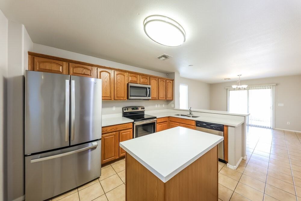 17746 W Red Bird Rd - Photo 6 of 16