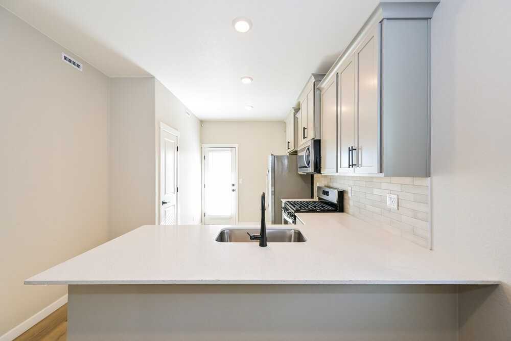 18338 E 93rd Pl - Photo 7 of 16