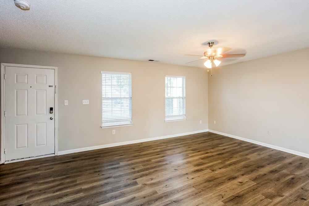 427 Amhurst St Sw - Photo 6 of 17