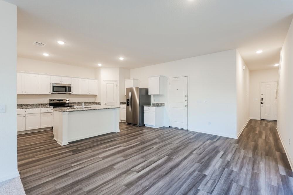 5815 Texas Palm Drive - Photo 5 of 17