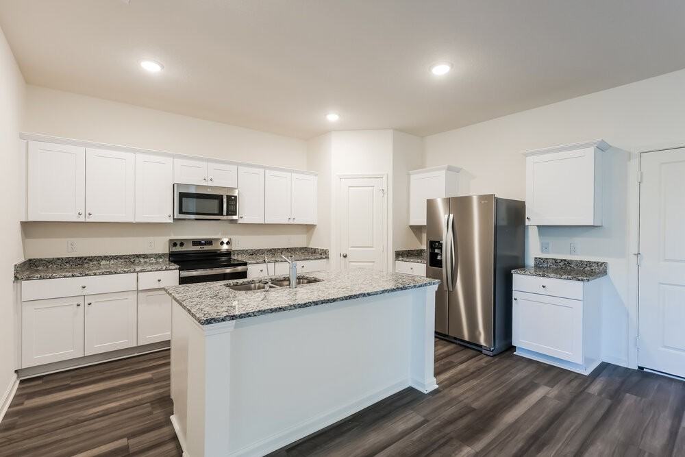 5815 Texas Palm Drive - Photo 6 of 17