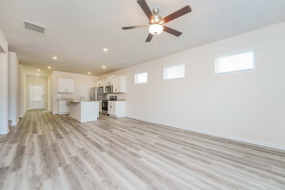 317 Limestone Cir - Photo 5 of 17