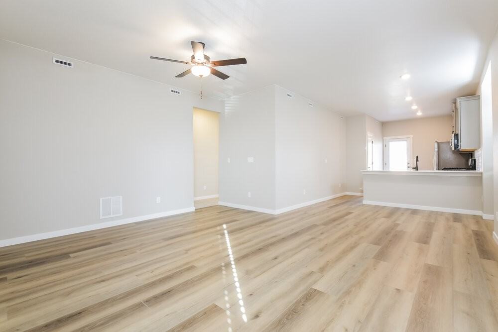 9404 Yampa St - Photo 5 of 16