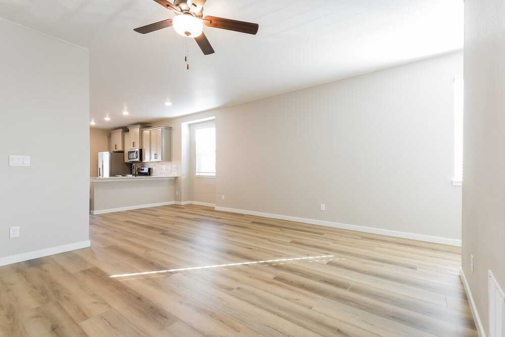 9404 Yampa St - Photo 6 of 16