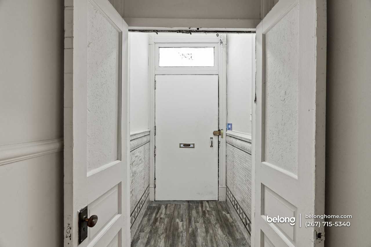 3727 North 16th Street #6 - Photo 4 of 23