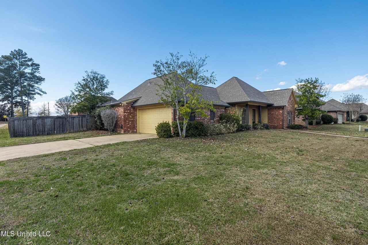 101 Cooper Ridge Court - Photo 4 of 38