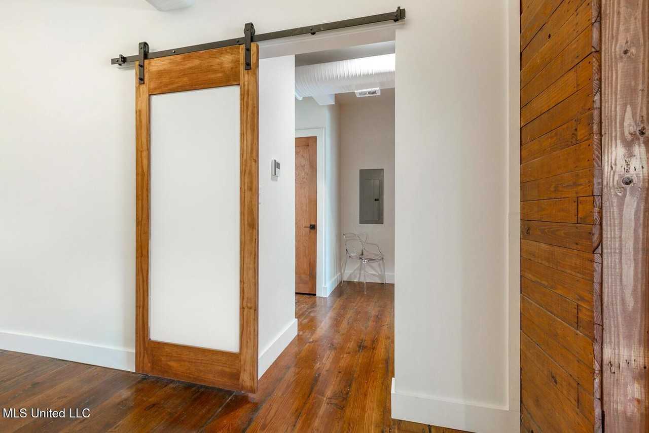 301 S Toulme St - Photo 7 of 26