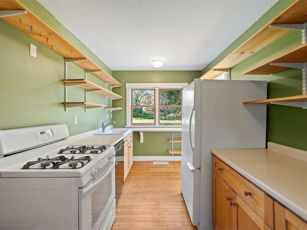 19 White Place #A - Photo 4 of 17