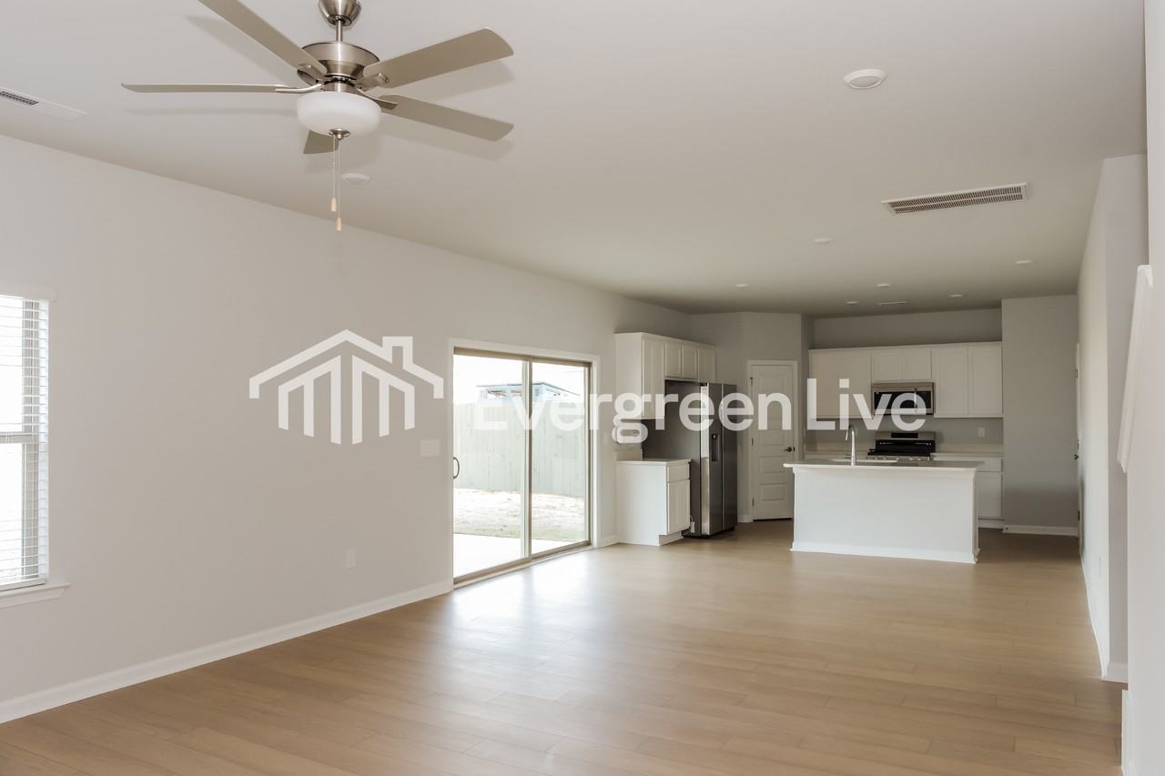 28599 Halford Dr - Photo 3 of 16