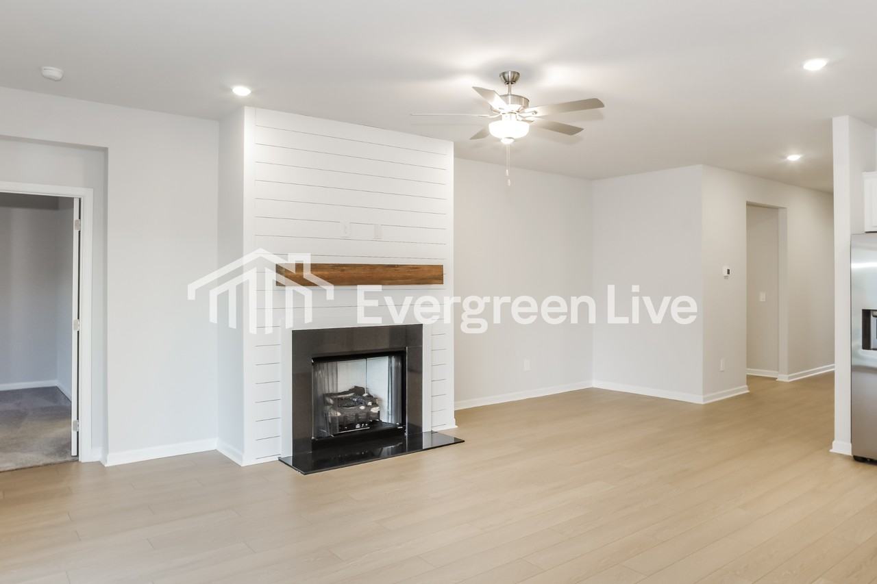 115 Ashby Pond Dr - Photo 2 of 15