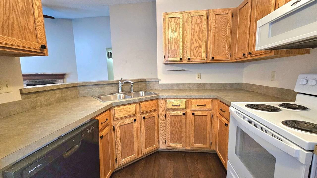 3579 Blue Jay Way - Photo 4 of 16