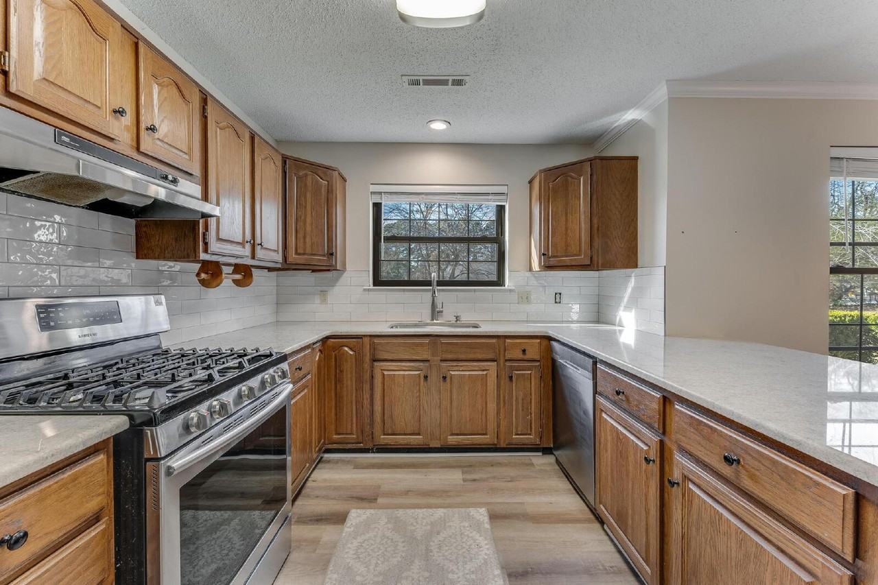 3050 Sassafrass Hill Road - Photo 4 of 21