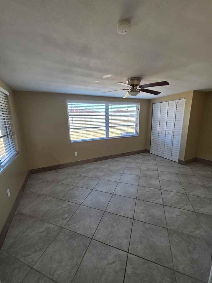 7541 Seashore Drive - Photo 6 of 10