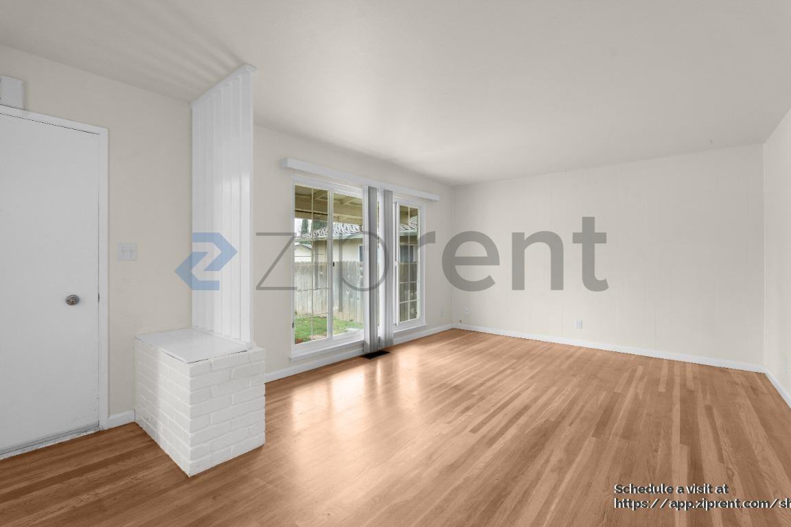 9033 Fashion Dr - Photo 4 of 19