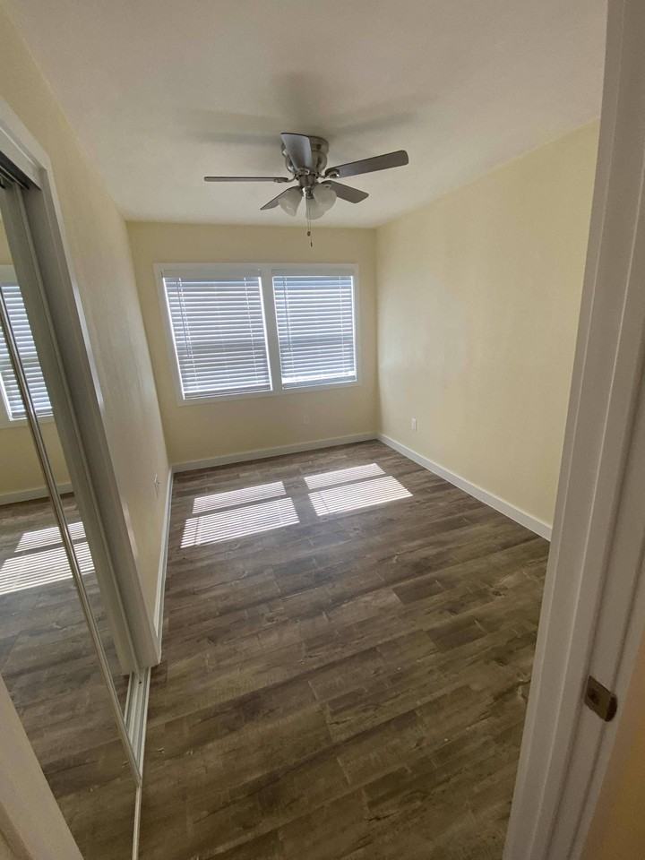 1412 W Florence Ave - Photo 5 of 6