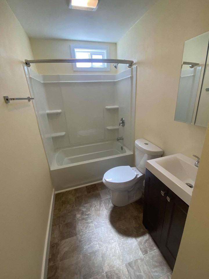 1412 W Florence Ave - Photo 6 of 6