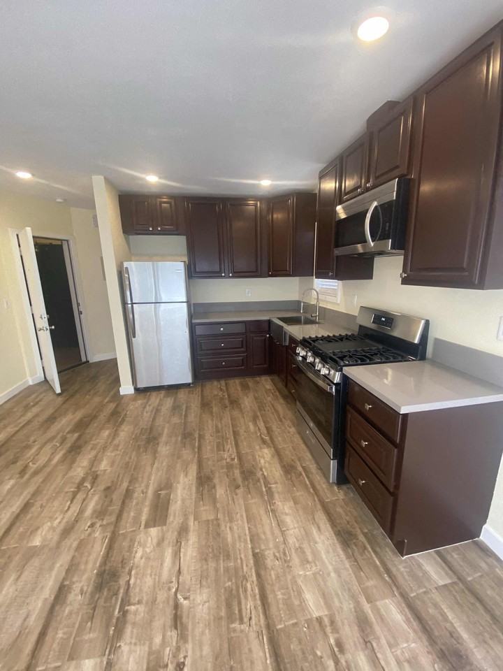 205 W Vernon Ave - Photo 2 of 4