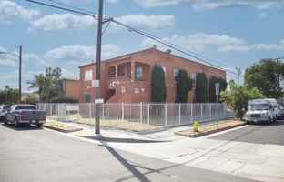 featured image of 1152 W 88th St