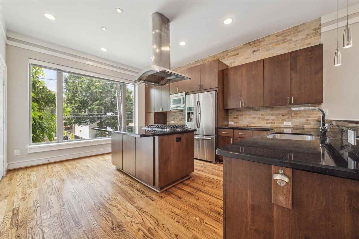 6126 Clyde Street - Photo 3 of 20