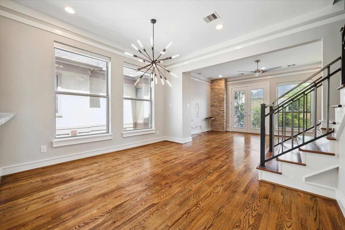 6126 Clyde Street - Photo 7 of 20