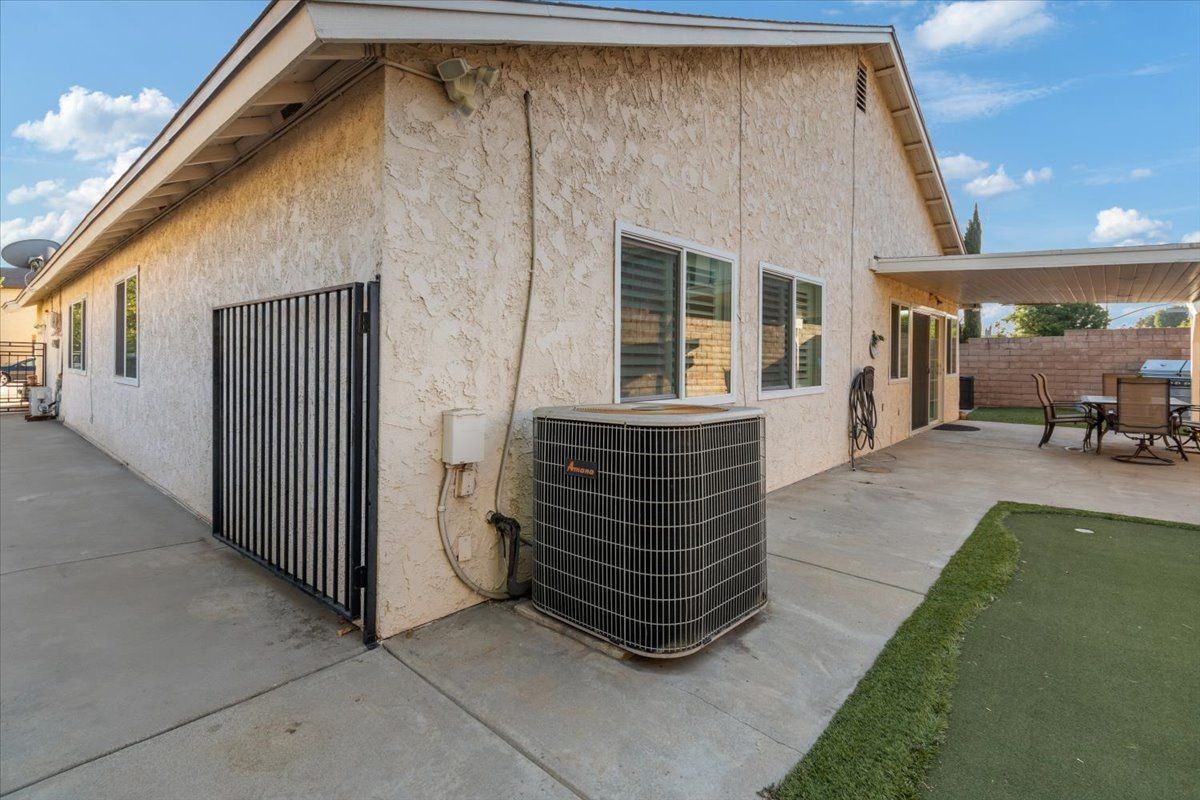 14915 Harvest Street - Photo 6 of 50