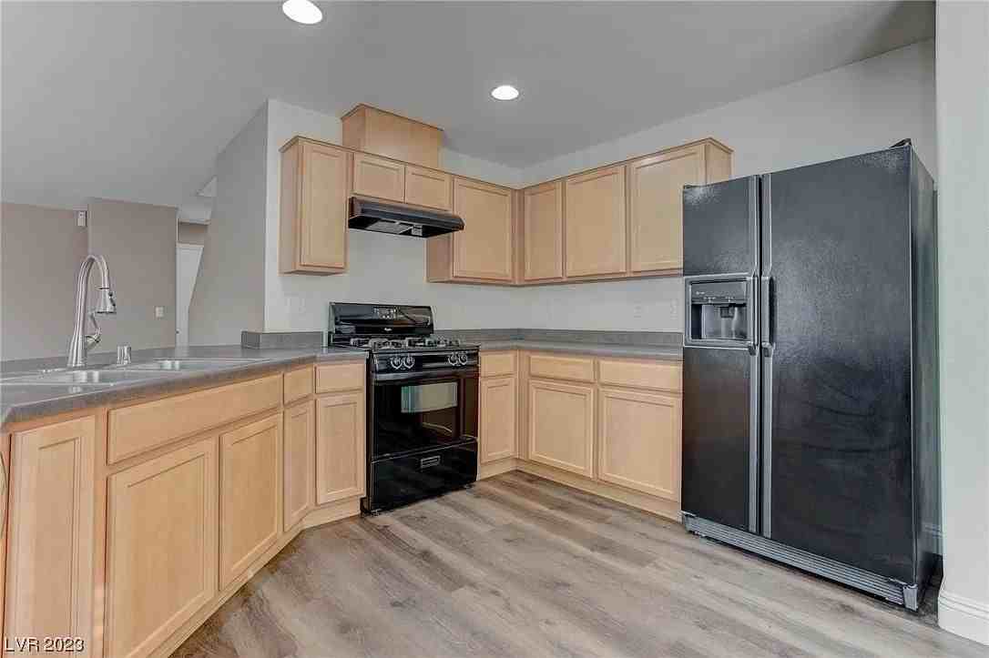 7021 Town Forest Avenue - Photo 3 of 3