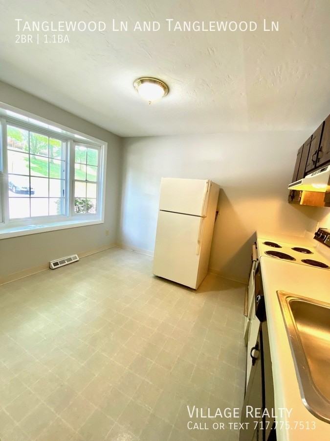 Tanglewood & Tanglewood Ln - Photo 2 of 50