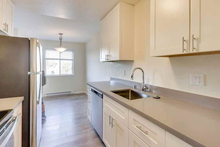 1015 Continentals Way #220 - Photo 2 of 28