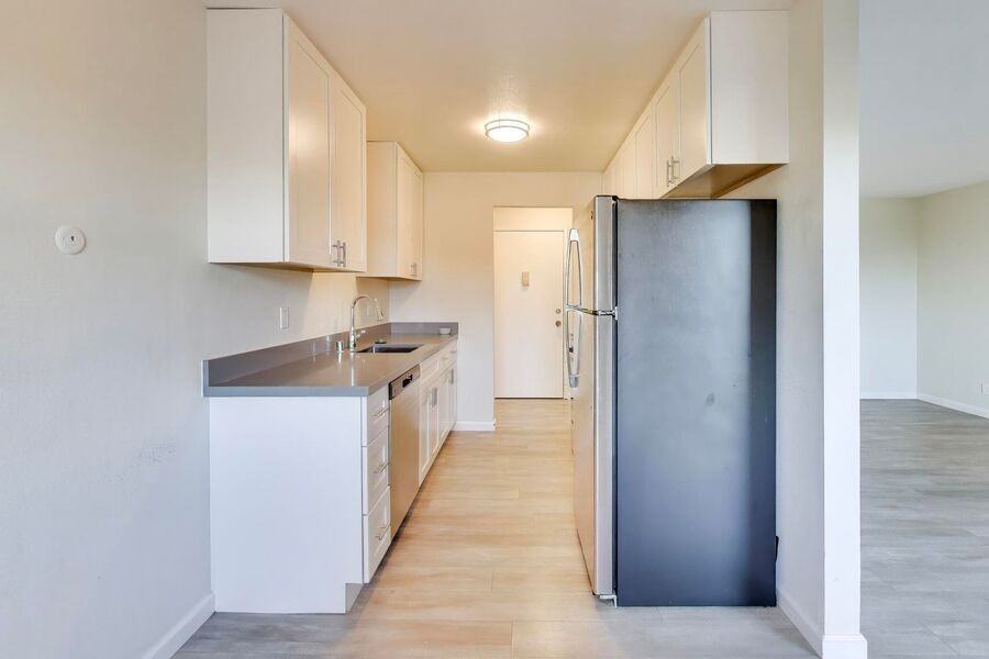 1015 Continentals Way #220 - Photo 3 of 28