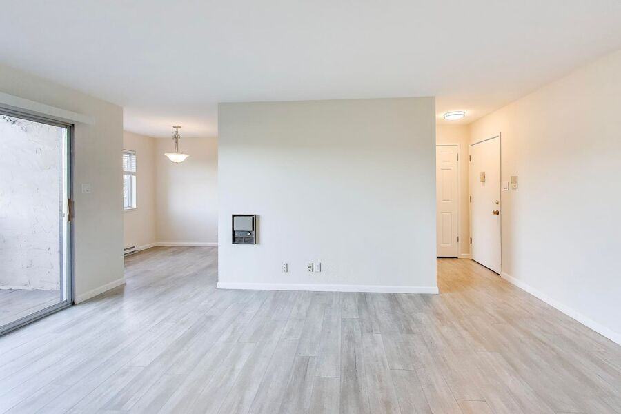 1015 Continentals Way #220 - Photo 4 of 28