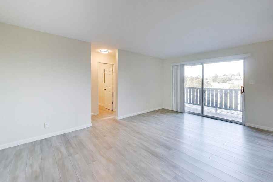 1015 Continentals Way #220 - Photo 7 of 28