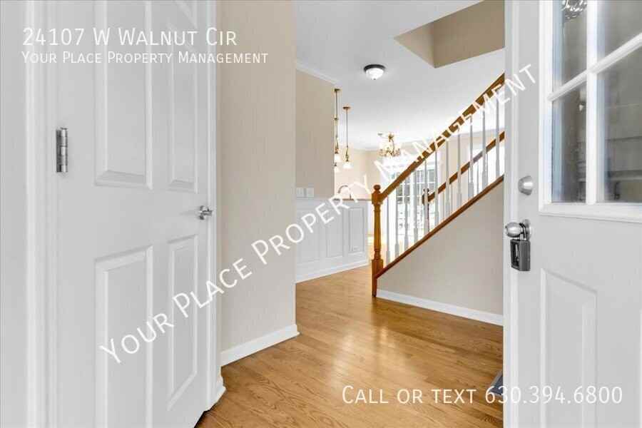 24107 Walnut Circle - Photo 3 of 39