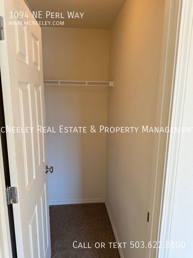 1094 Ne Perl Way - Photo 7 of 14