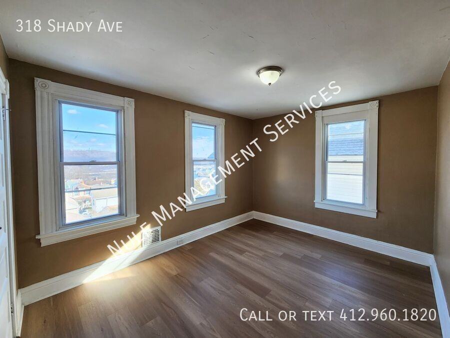 318 Shady Avenue - Photo 4 of 5
