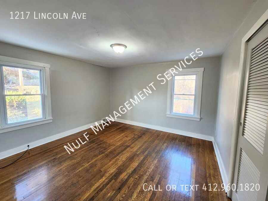 1217 Lincoln Avenue - Photo 7 of 9