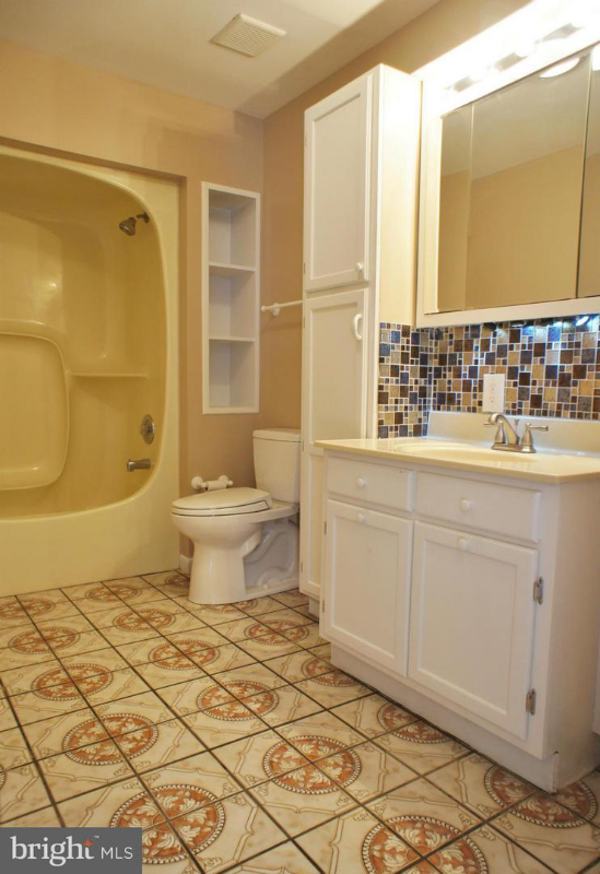 8218 Heron Lane - Photo 5 of 13