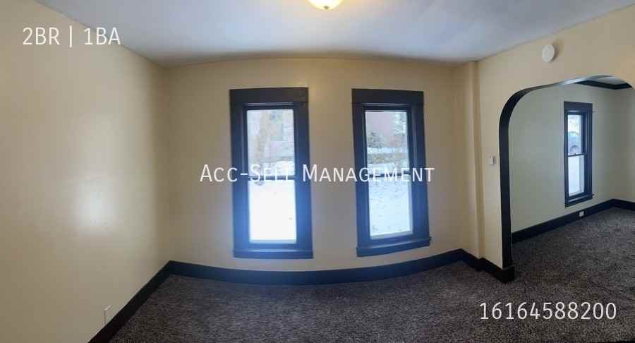 836 Coit Avenue Northeast - Photo 4 of 7