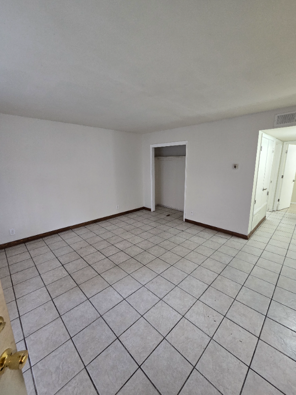 142 Rhode Island Street Southeast #A - Photo 6 of 11