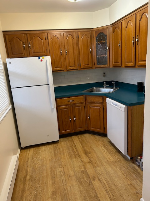 422 Ringwood Ave - Photo 3 of 5