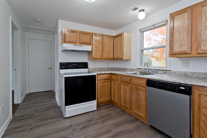 18 Bates St #2ndFLREAR - Photo 5 of 6