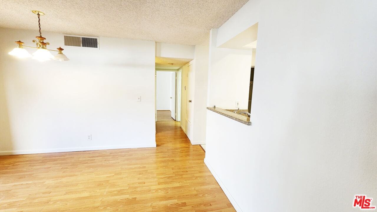 1425 West 12th Street #1425-161 - Photo 3 of 19
