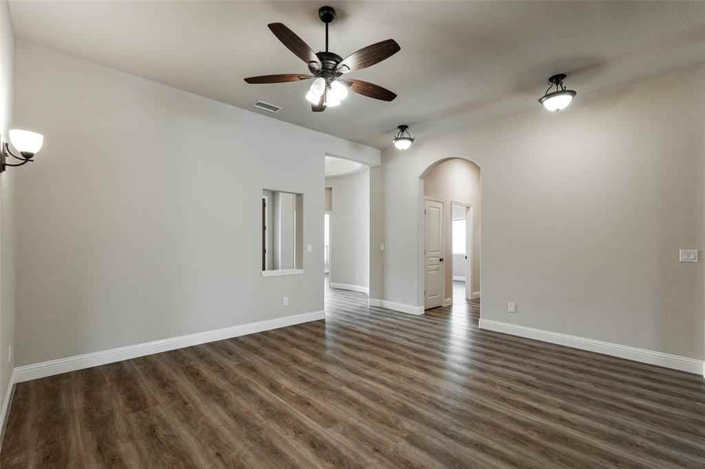 817 Edinburg Drive #817 - Photo 5 of 25