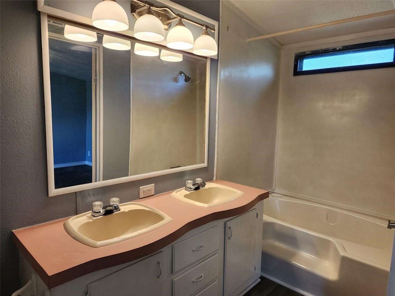 17118 Choctaw Drive #17118 - Photo 4 of 19