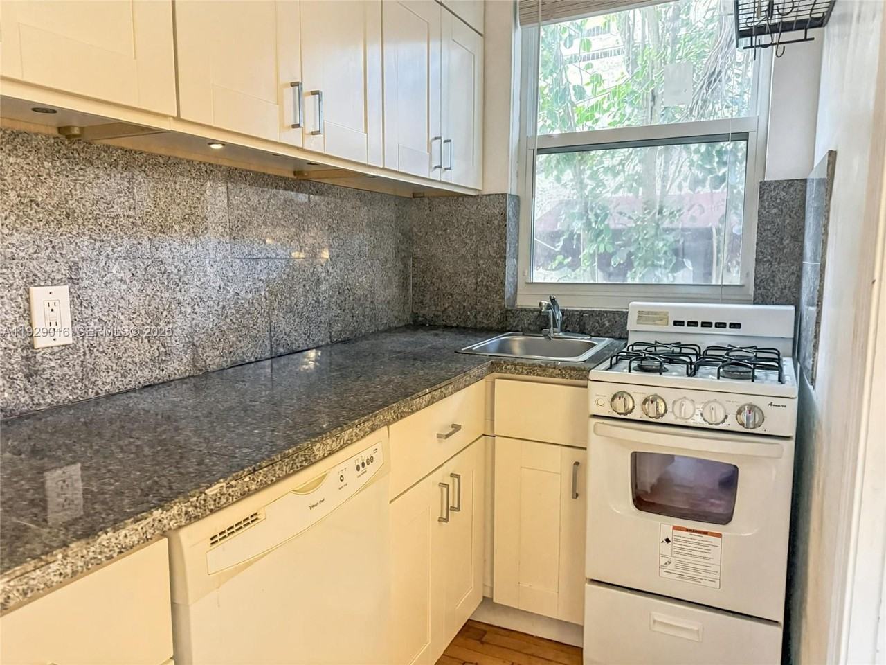 315 West 28th Street #315-1 - Photo 5 of 10