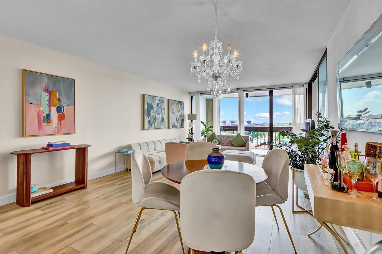 2000 Presidential Way #2000-1006 - Photo 7 of 36