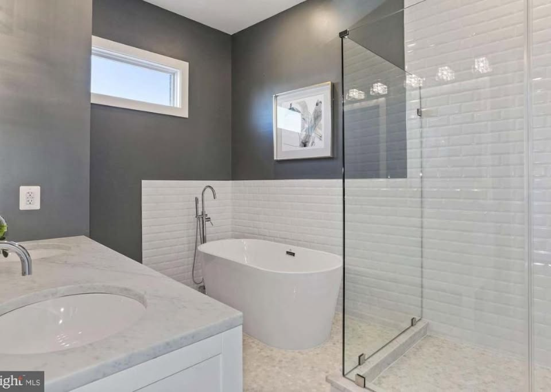 1255 Penn Street Northeast #1 - Photo 3 of 9