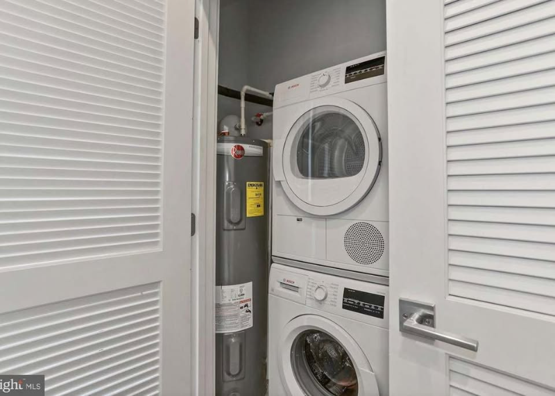 1255 Penn Street Northeast #1 - Photo 4 of 9