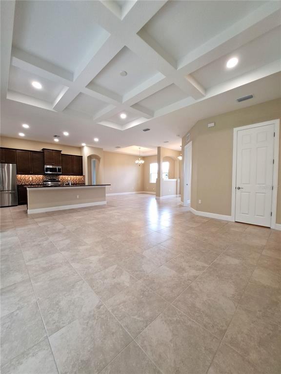 6 Parkview Cir #6 - Photo 2 of 32