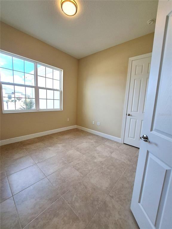 6 Parkview Cir #6 - Photo 3 of 32